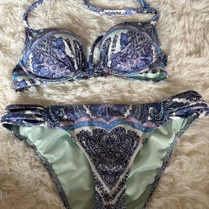 34C/Medium Victoria’s Secret push-up bikini